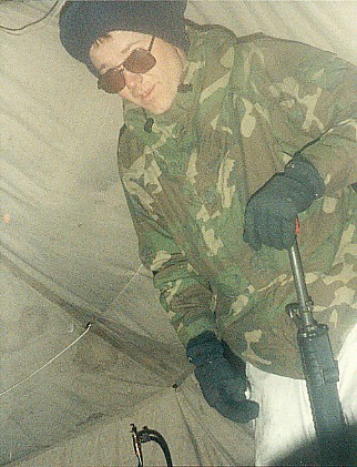 AK-tent.JPG (125960 bytes)