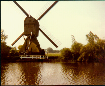 Holland.JPG (59556 bytes)