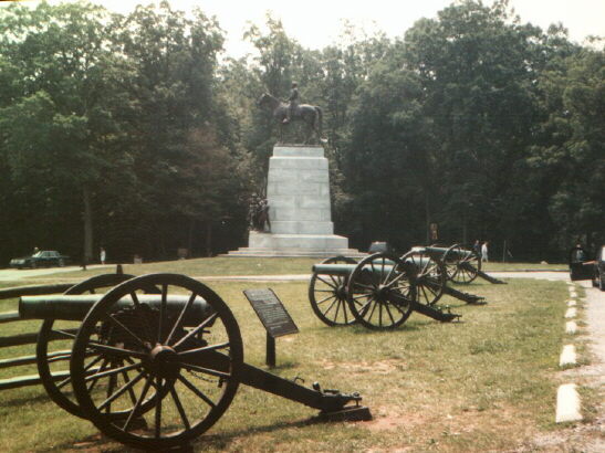LeeMem.jpg (56757 bytes)