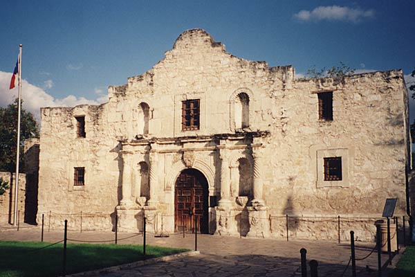 alamo-1.jpg (49014 bytes)